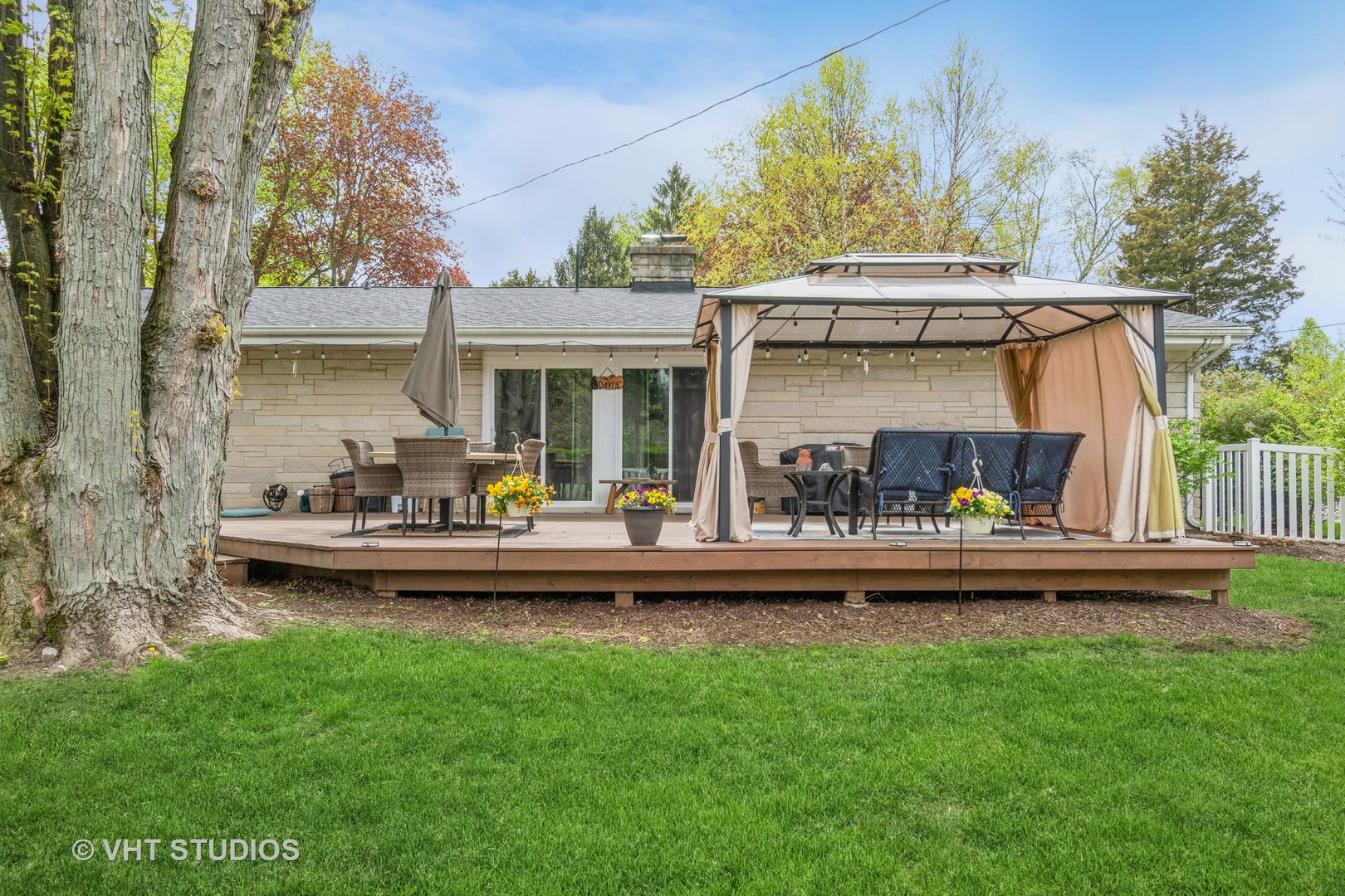 23 ORCHARD Avenue, Oswego, IL 60543