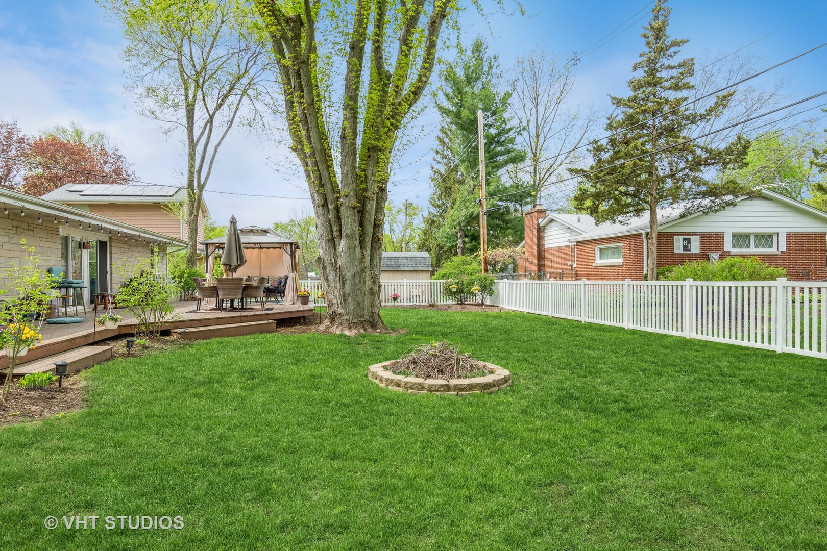 23 ORCHARD Avenue, Oswego, IL 60543