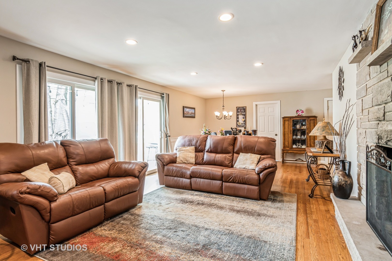 23 ORCHARD Avenue, Oswego, IL 60543