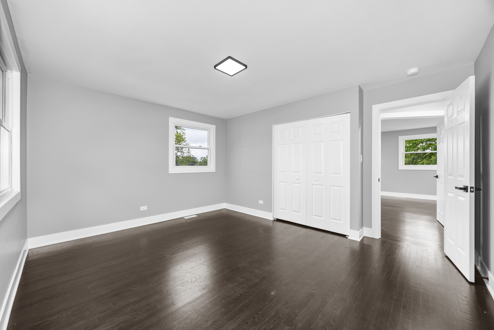 16560 Woodlawn West Avenue, South Holland, IL 60473