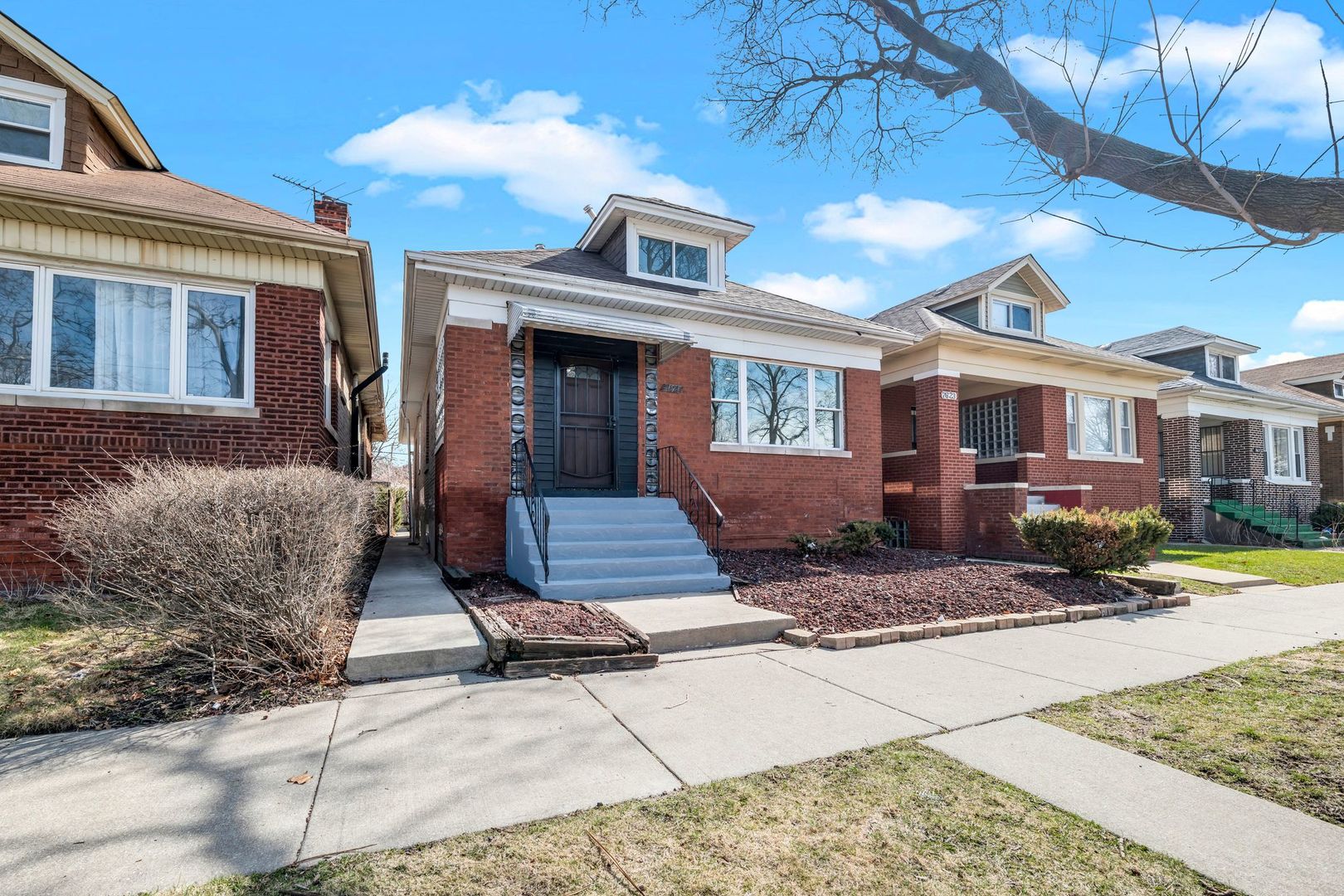 7621 S Luella Avenue, Chicago, IL 60649