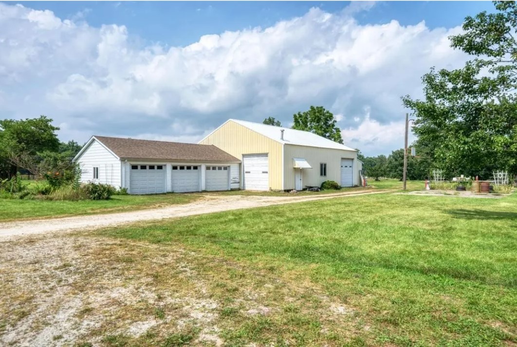 21730 W Highway 113 Highway, Custer Park, IL 60481
