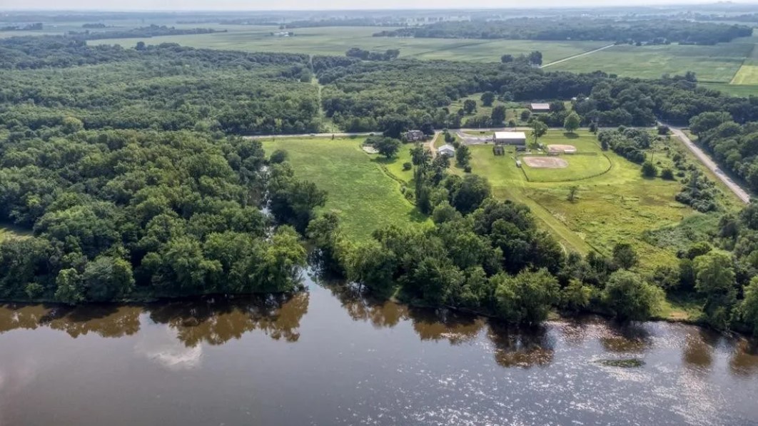 21730 W Highway 113 Highway, Custer Park, IL 60481