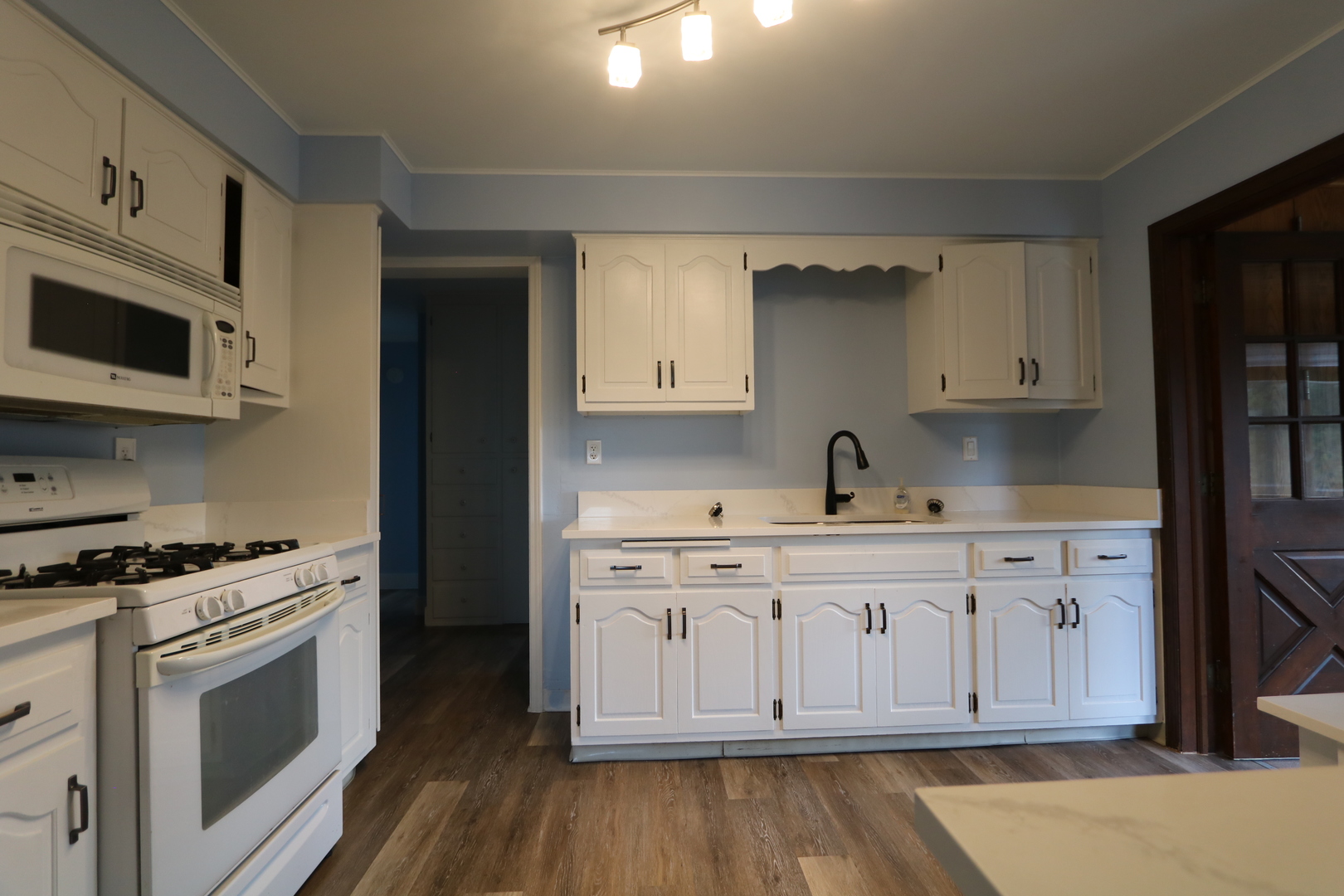 21730 W Highway 113 Highway, Custer Park, IL 60481