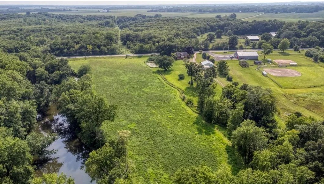 21730 W Highway 113 Highway, Custer Park, IL 60481