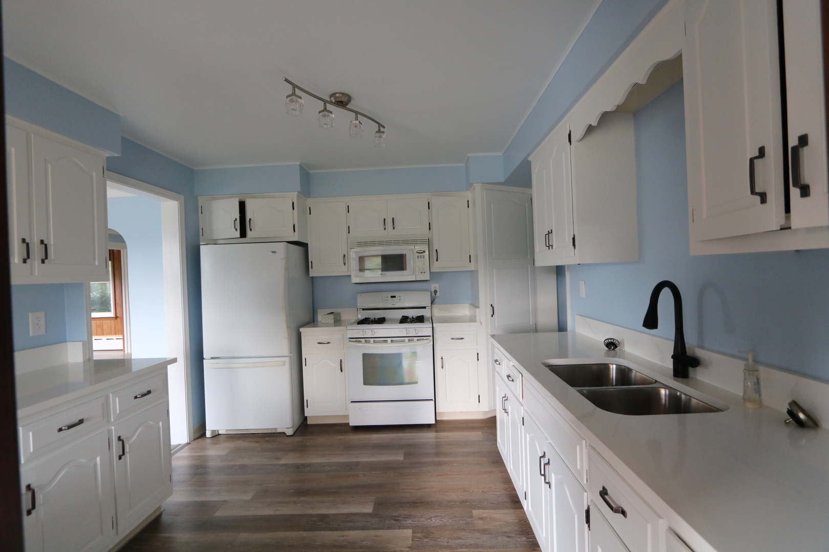 21730 W Highway 113 Highway, Custer Park, IL 60481