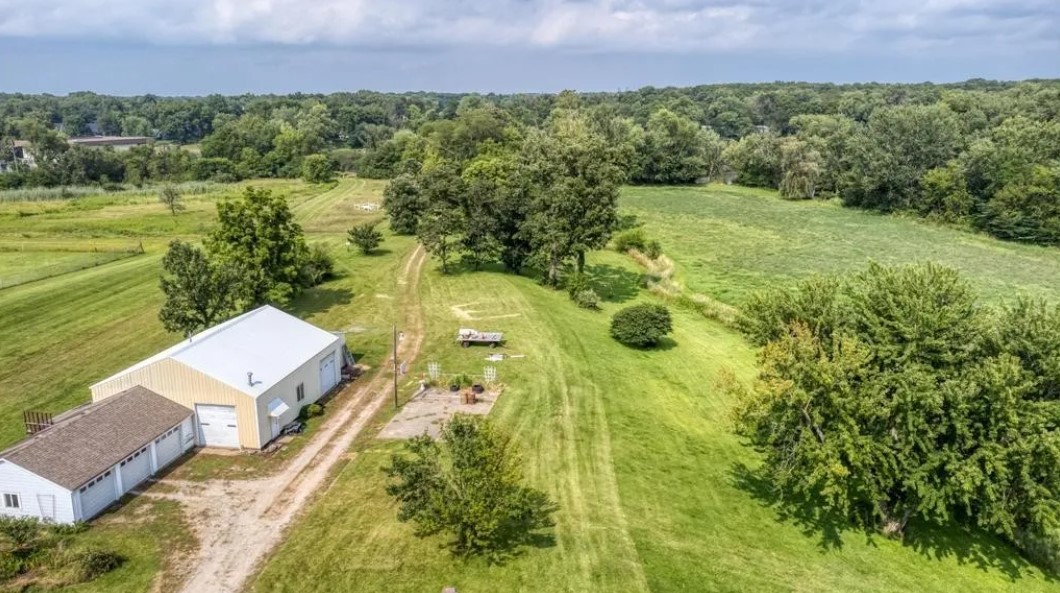 21730 W Highway 113 Highway, Custer Park, IL 60481