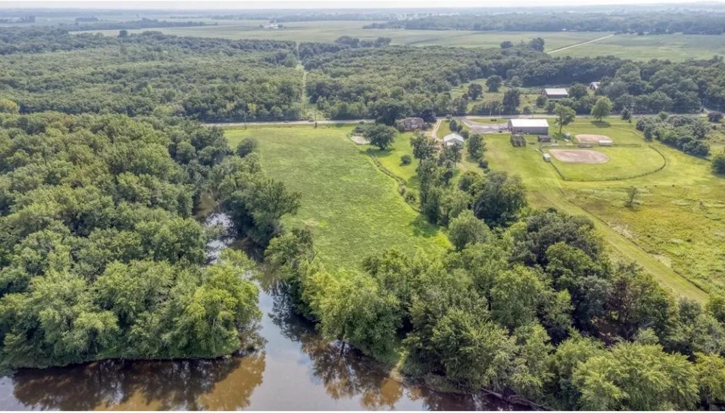 21730 W Highway 113 Highway, Custer Park, IL 60481