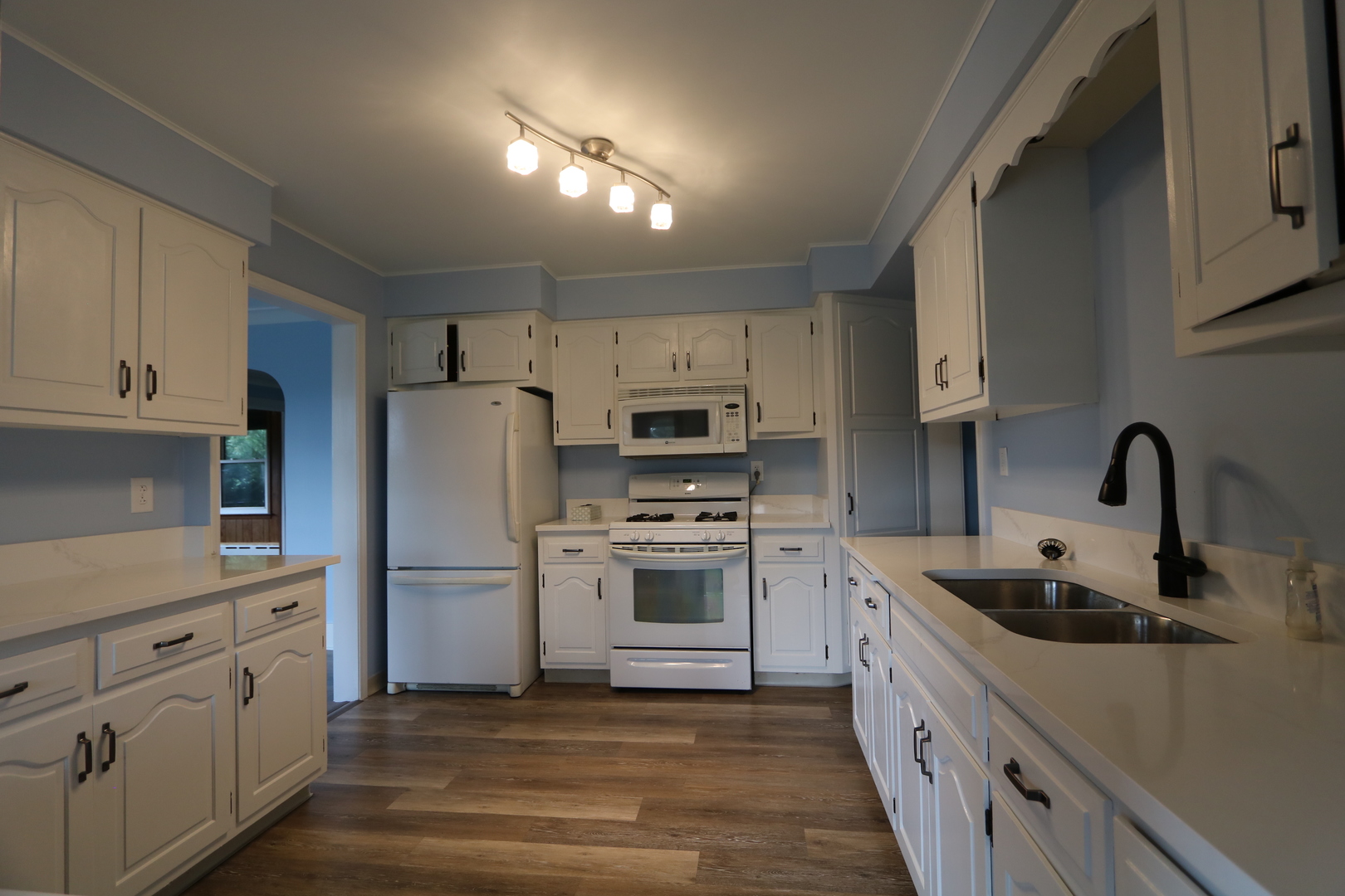 21730 W Highway 113 Highway, Custer Park, IL 60481