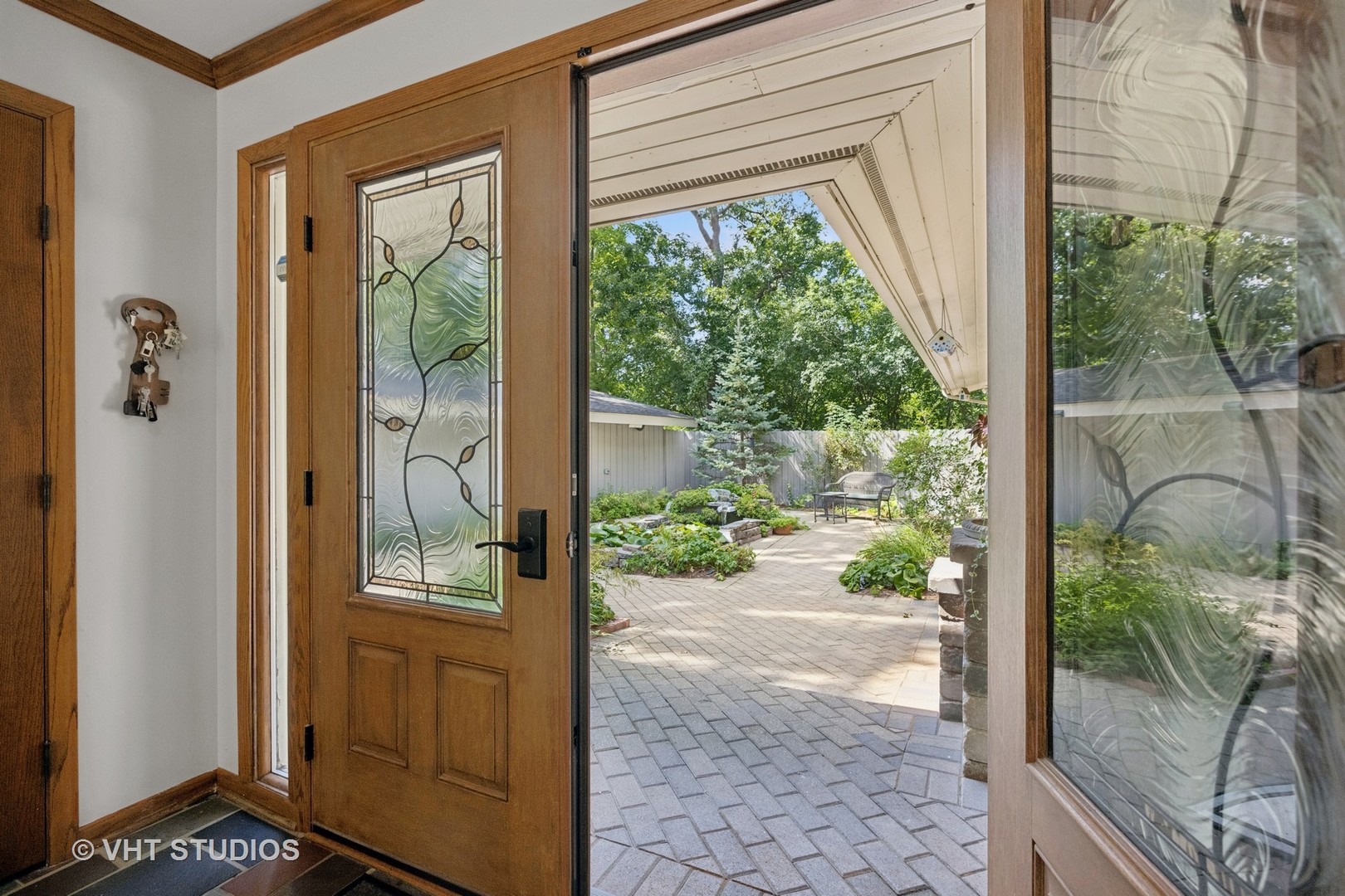 608 Old Hickory Lane, Libertyville, IL 60048