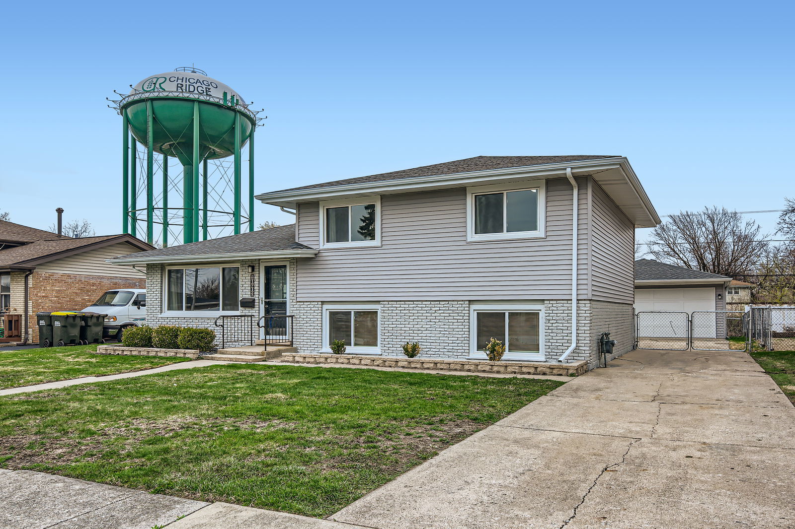 10403 Barnard Drive, Chicago Ridge, IL 60415