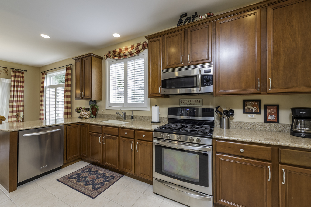 815 Longwood Drive, Lake Villa, IL 60046