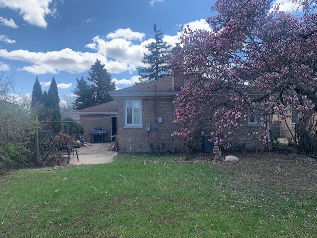 8054 W Prospect Court, Niles, IL 60714