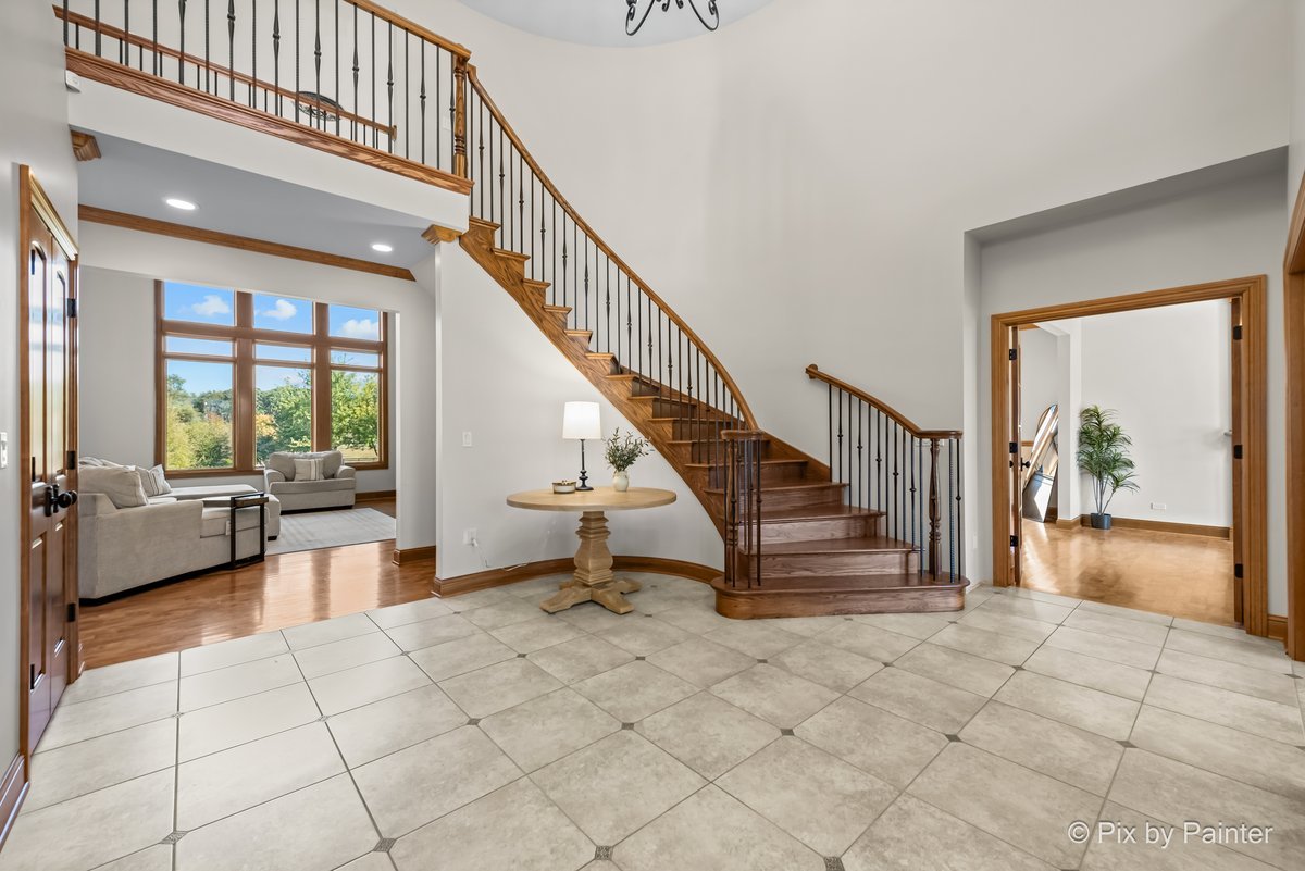 8110 Carriage Lane, Spring Grove, IL 60081