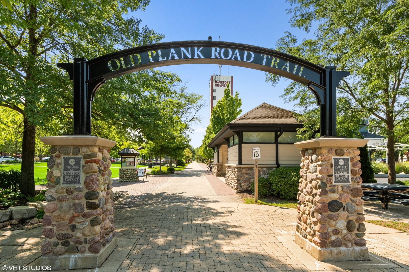 150 Cambridge Court, Frankfort, IL 60423