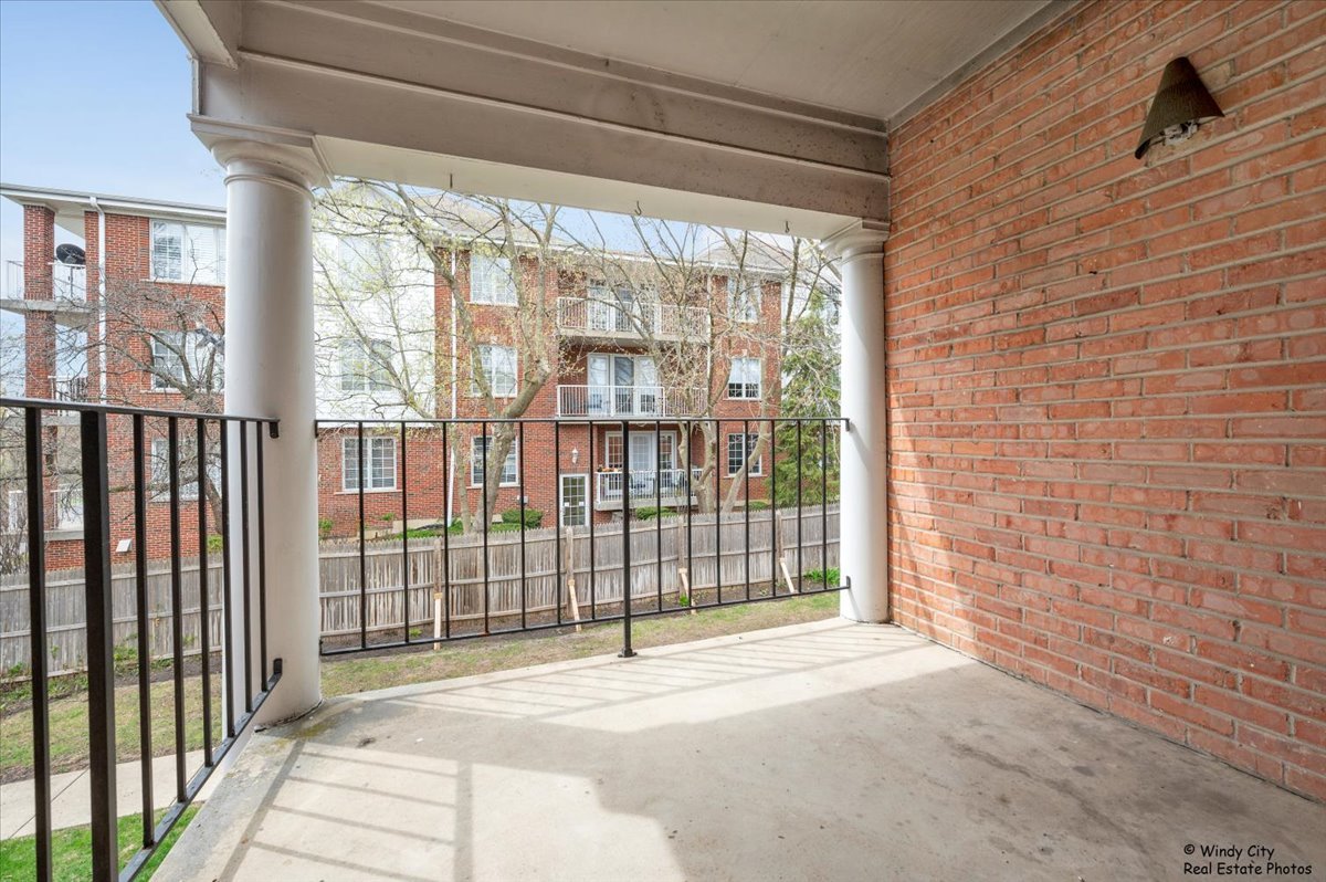 510 SHORELY Drive #201, Barrington, IL 60010