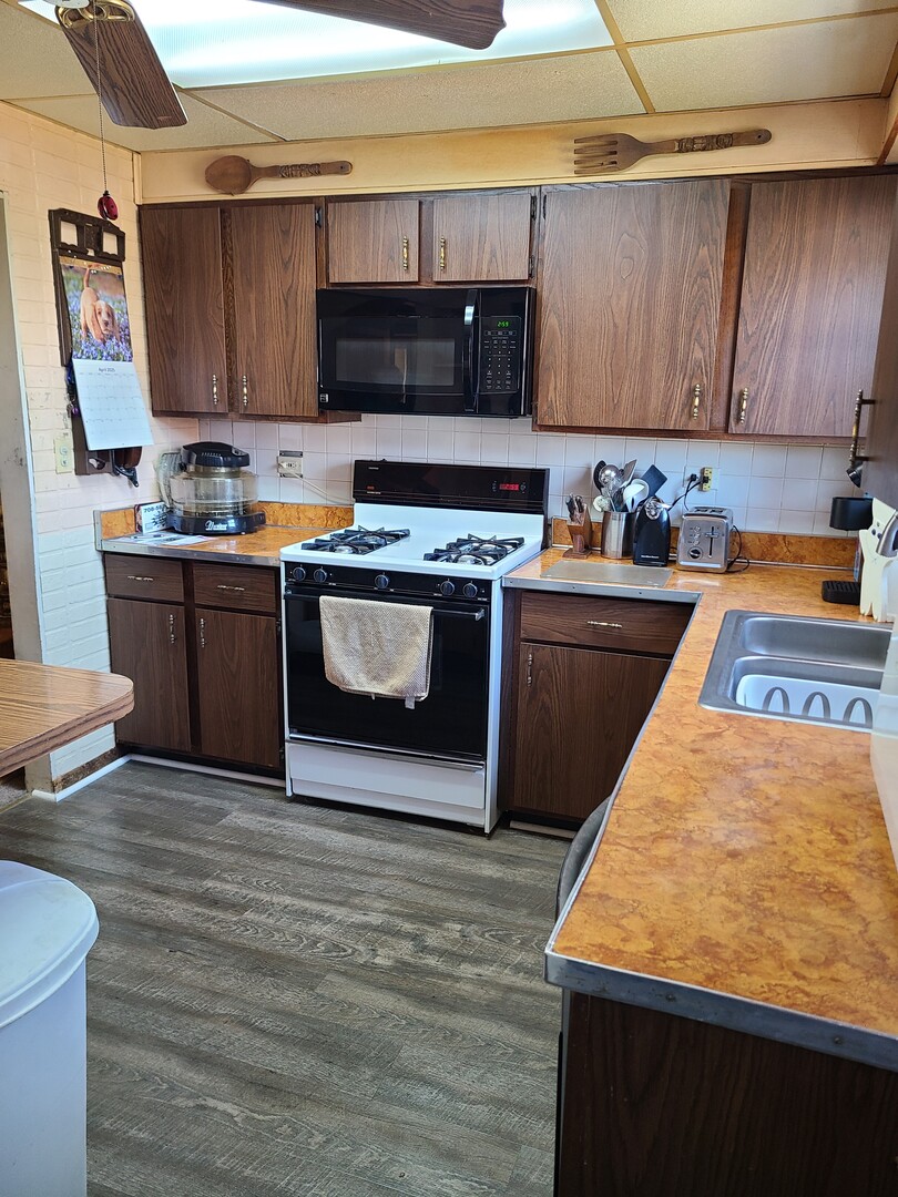 128 Whitehall Avenue, Northlake, IL 60164