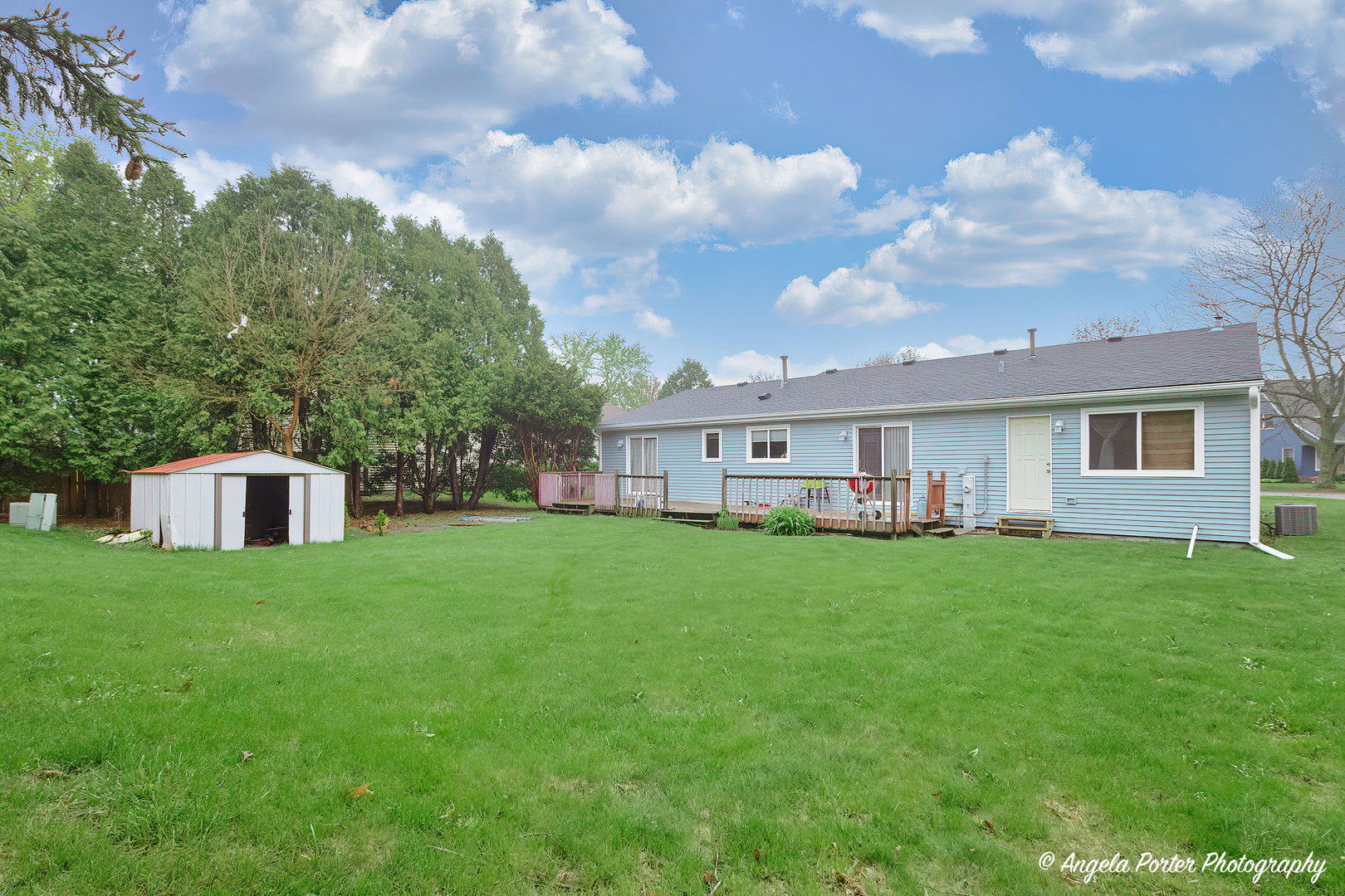 1266 Lee Ann Lane, Woodstock, IL 60098