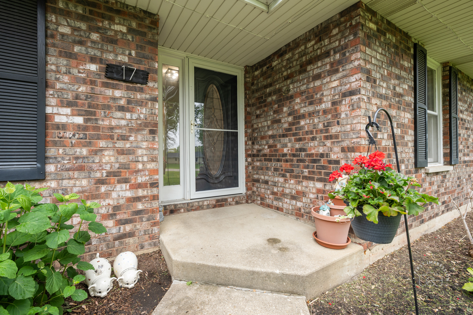 17 S Cypress Drive, Bristol, IL 60512