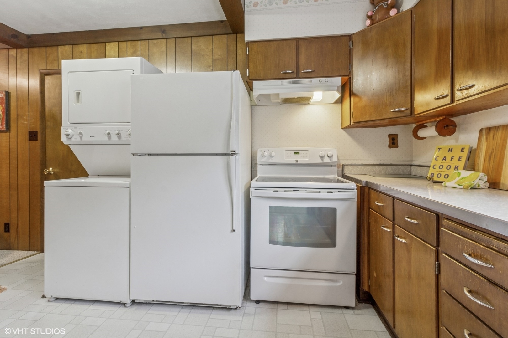 638 N 10th Street, DeKalb, IL 60115