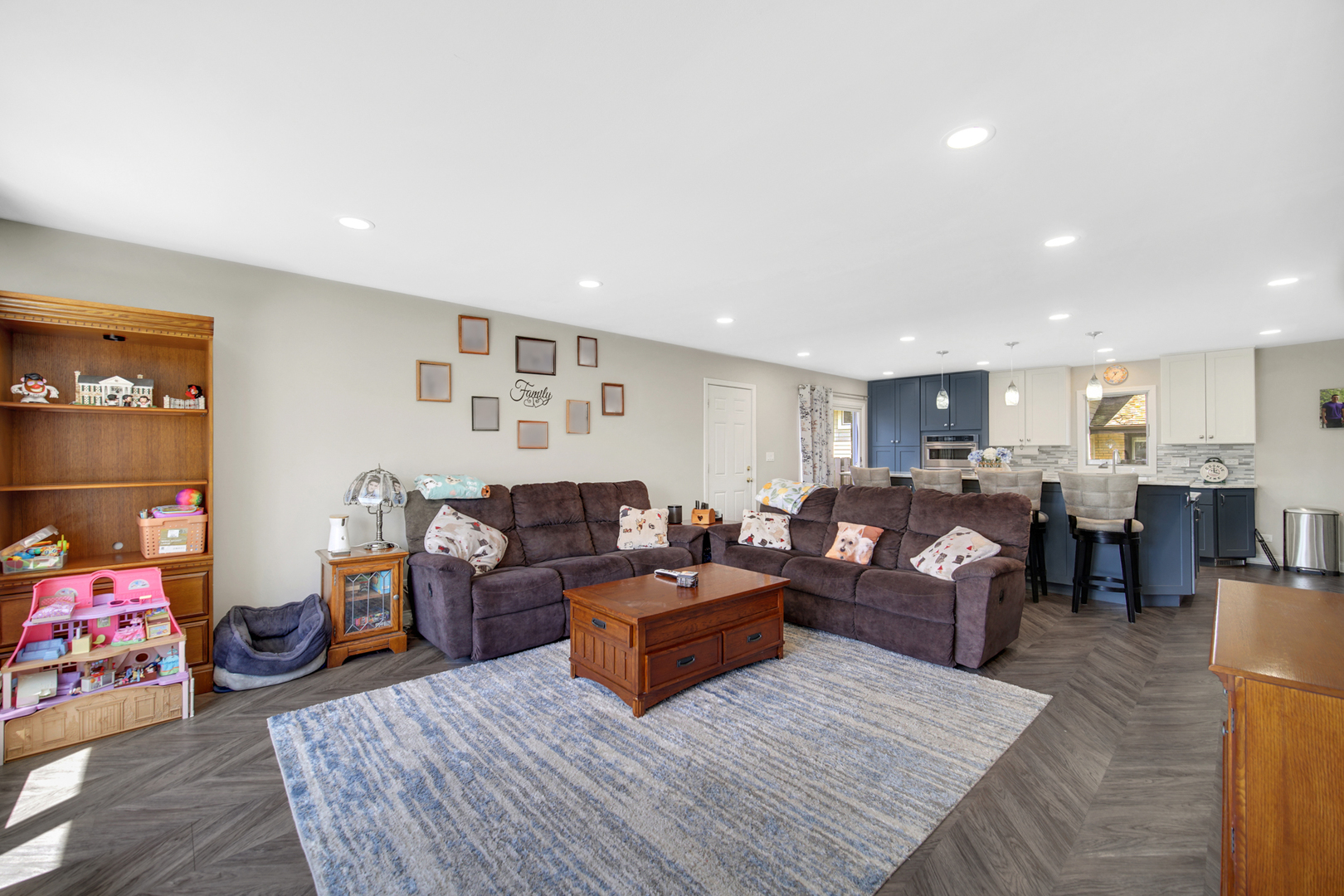 410 Dorothy Drive, Des Plaines, IL 60016