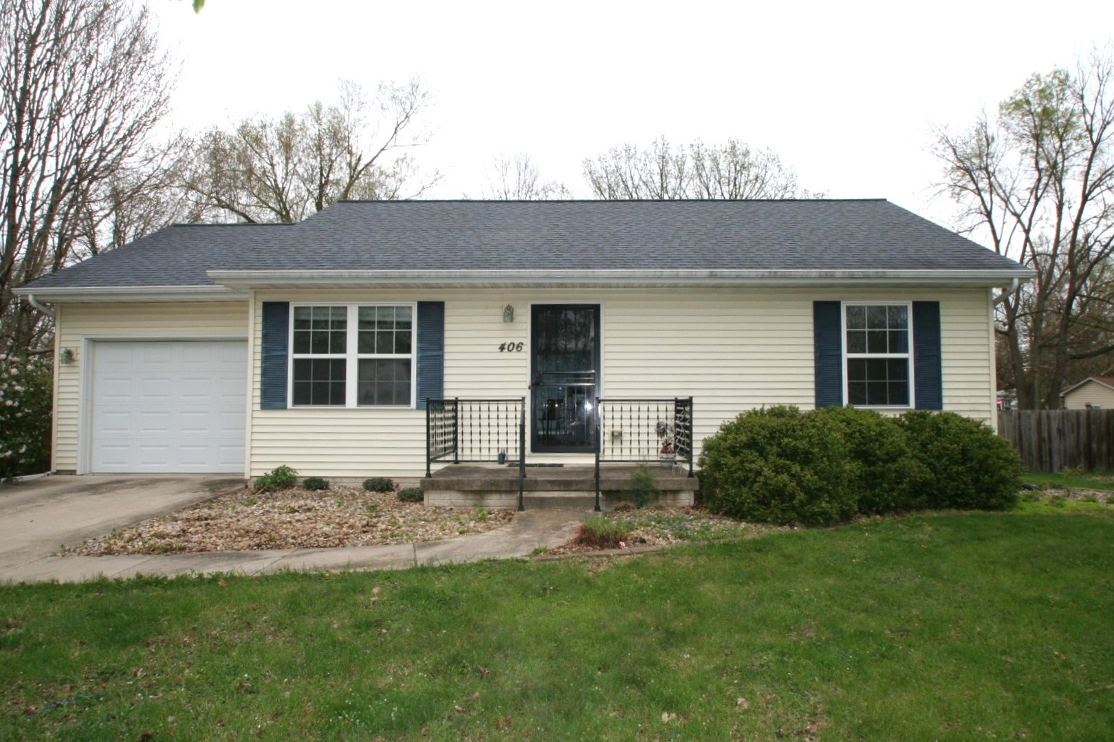 406 N Minier Avenue, Minier, IL 61759