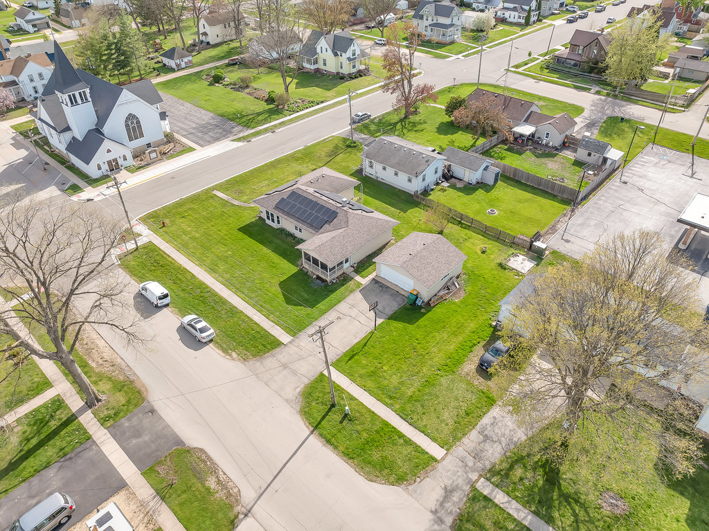 106 S 3rd Street, Kirkland, IL 60146
