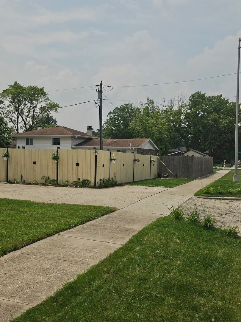 725 Terry Drive, Joliet, IL 60435