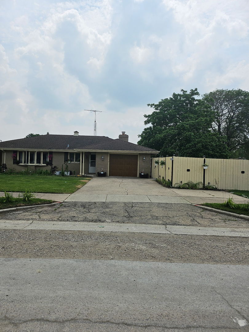725 Terry Drive, Joliet, IL 60435