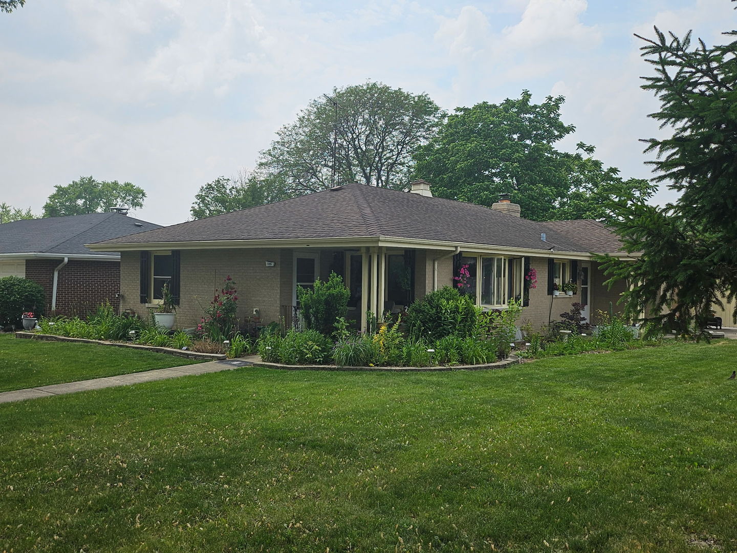 725 Terry Drive, Joliet, IL 60435