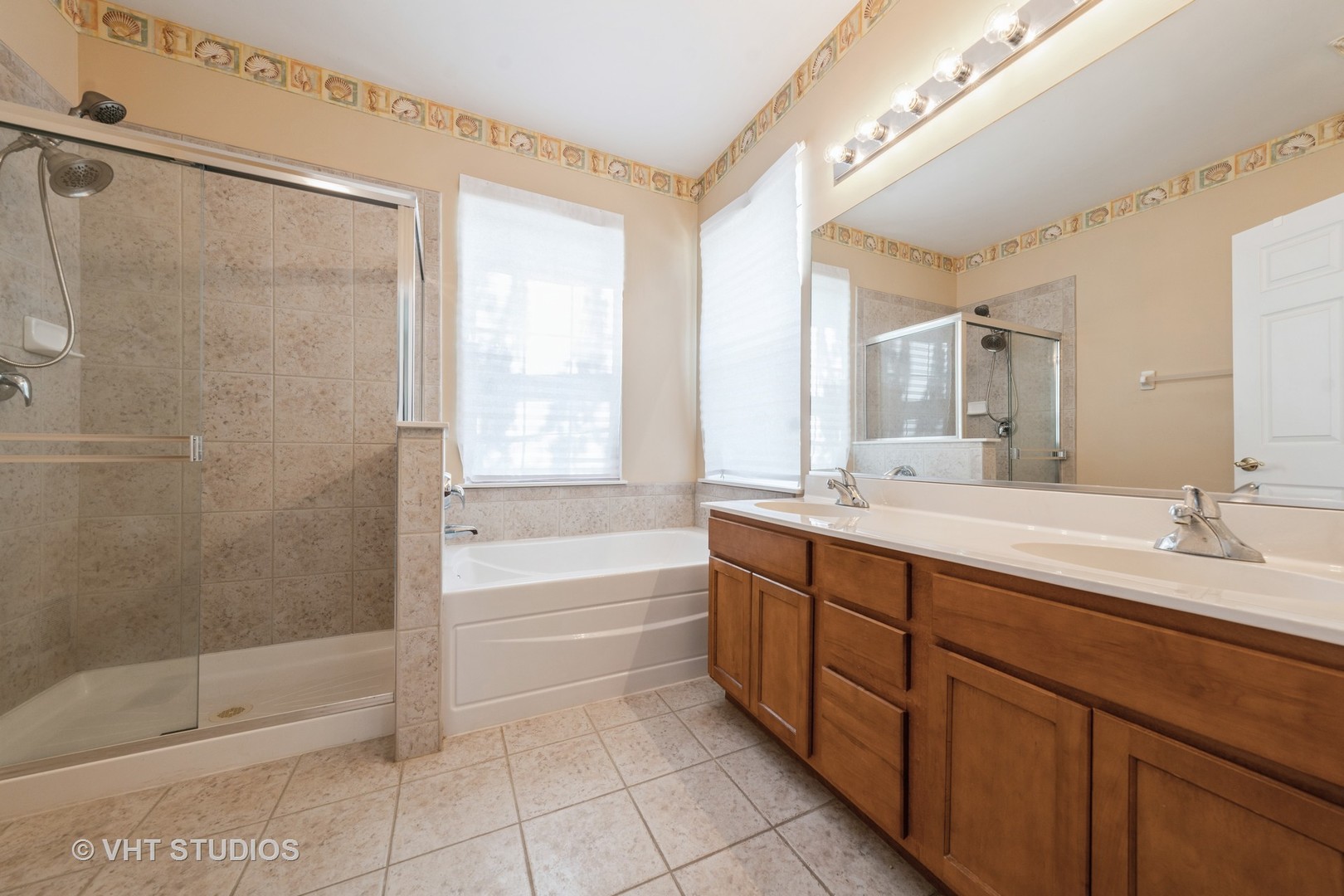 21301 Hidden Lake Court, Crest Hill, IL 60403