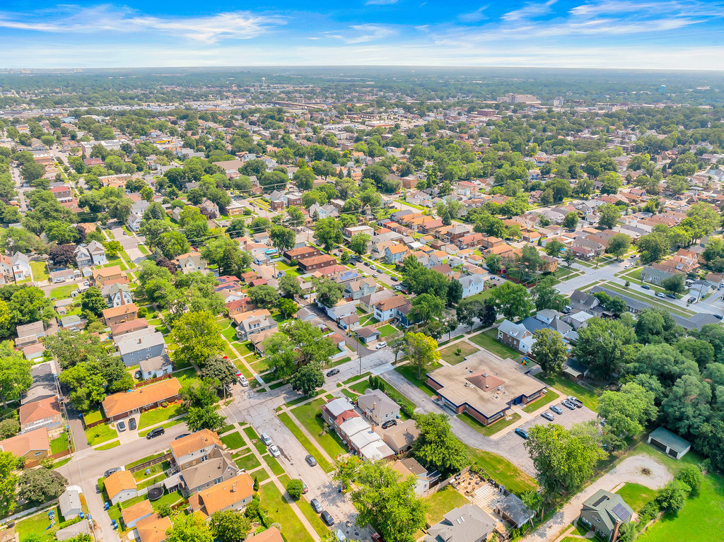2715 Orchard Street, Blue Island, IL 60406