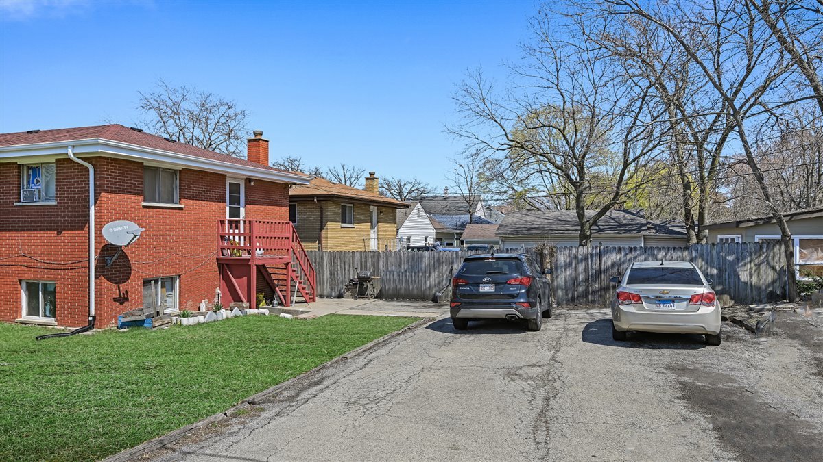 1101 Indian Avenue, Aurora, IL 60505