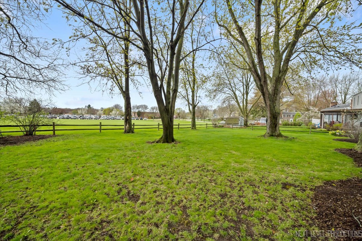 554 Carriage Hill Road, Naperville, IL 60565