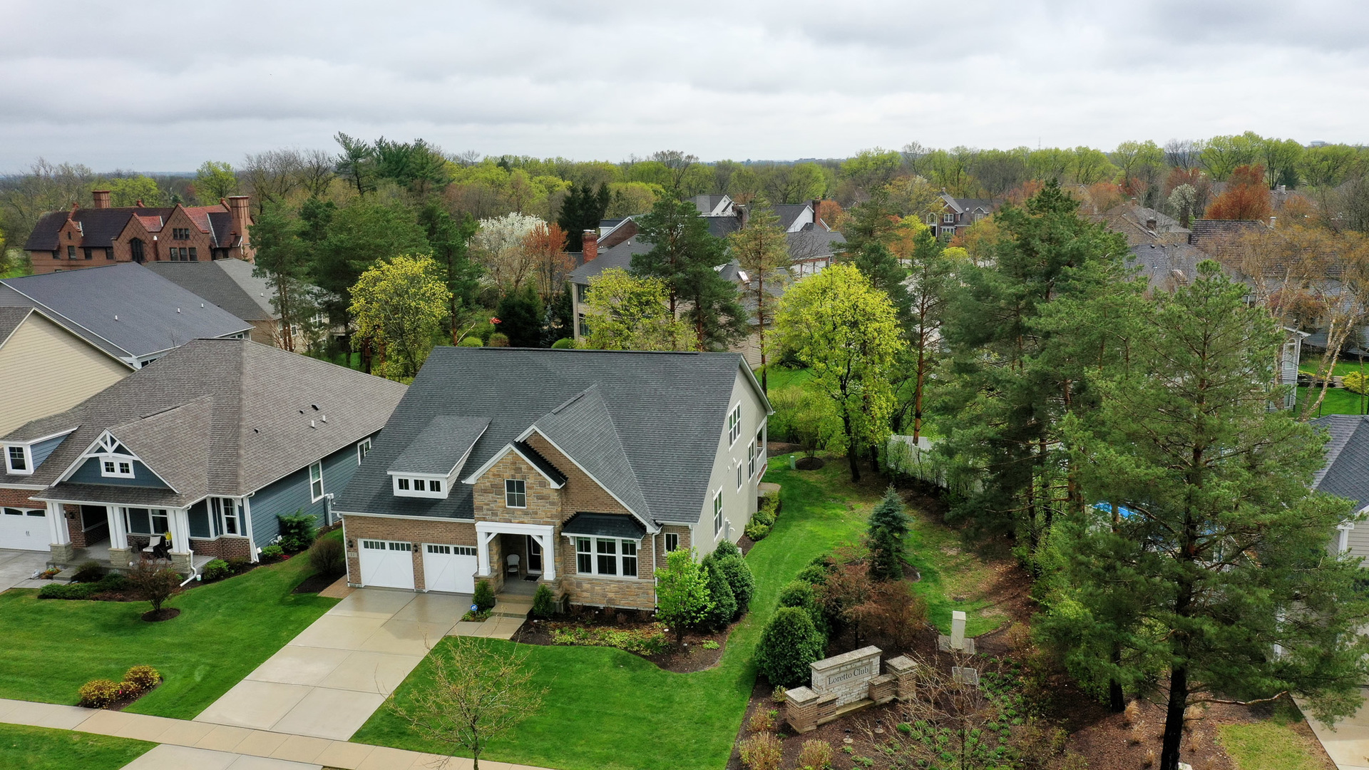 11 Somerset Circle, Wheaton, IL 60189