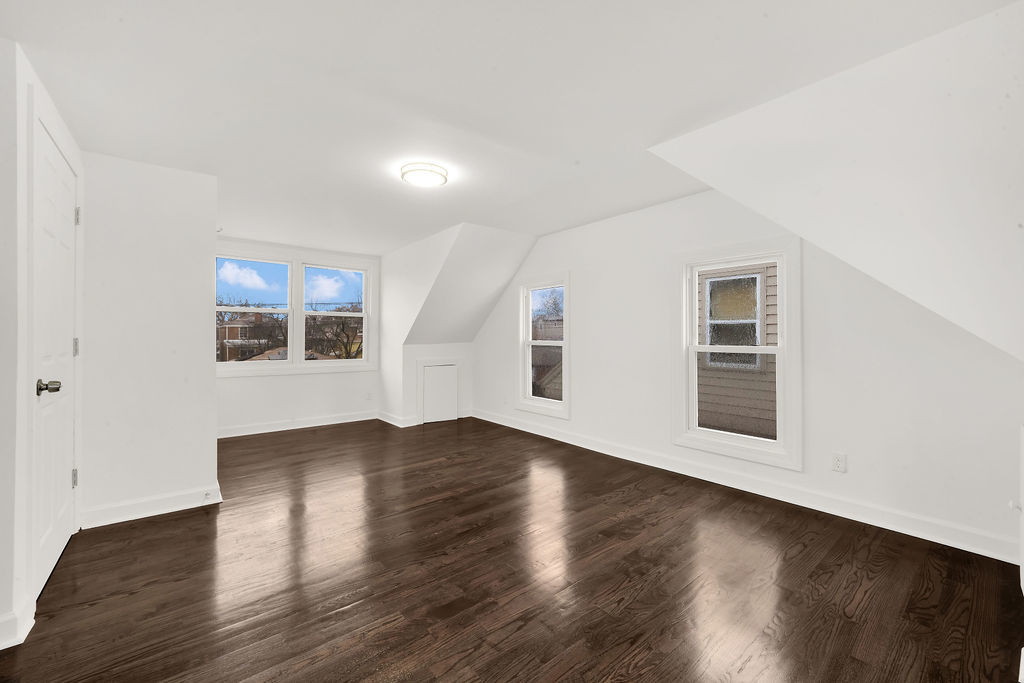 804 Suffolk Avenue, Westchester, IL 60154