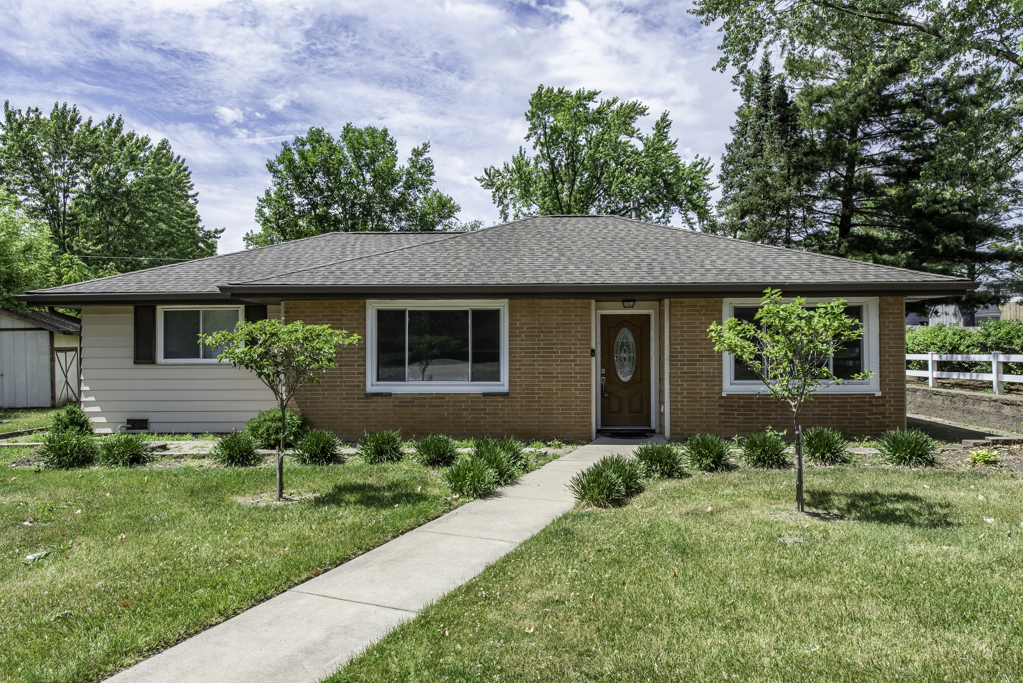 2302 Honeysuckle Court, Lindenhurst, IL 60046