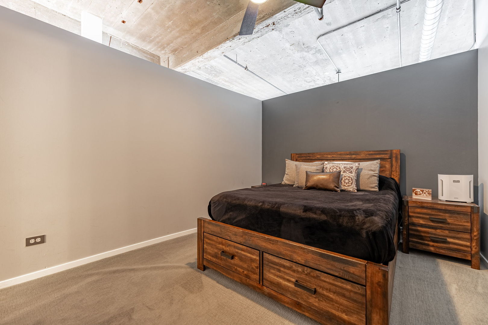 210 S DESPLAINES Street #504, Chicago, IL 60661