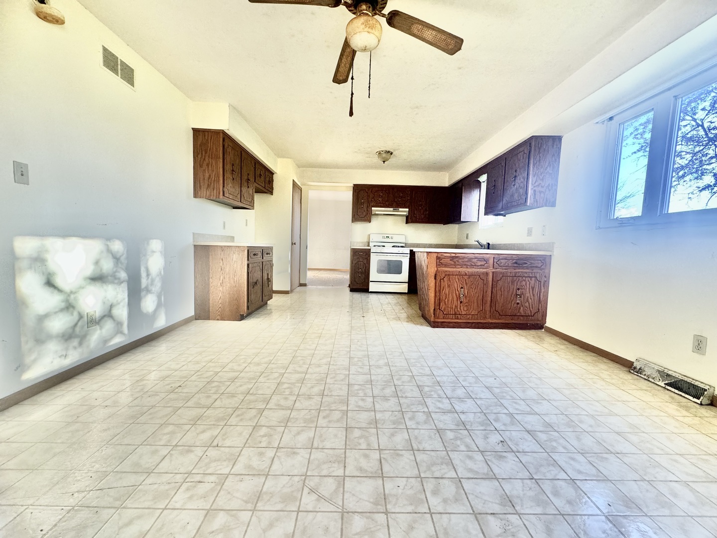 2380 Chestnut Lane, Morris, IL 60450
