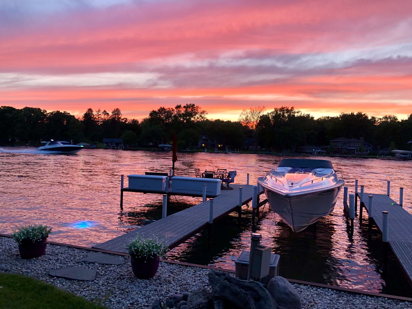 2407 N Villa Lane, McHenry, IL 60051