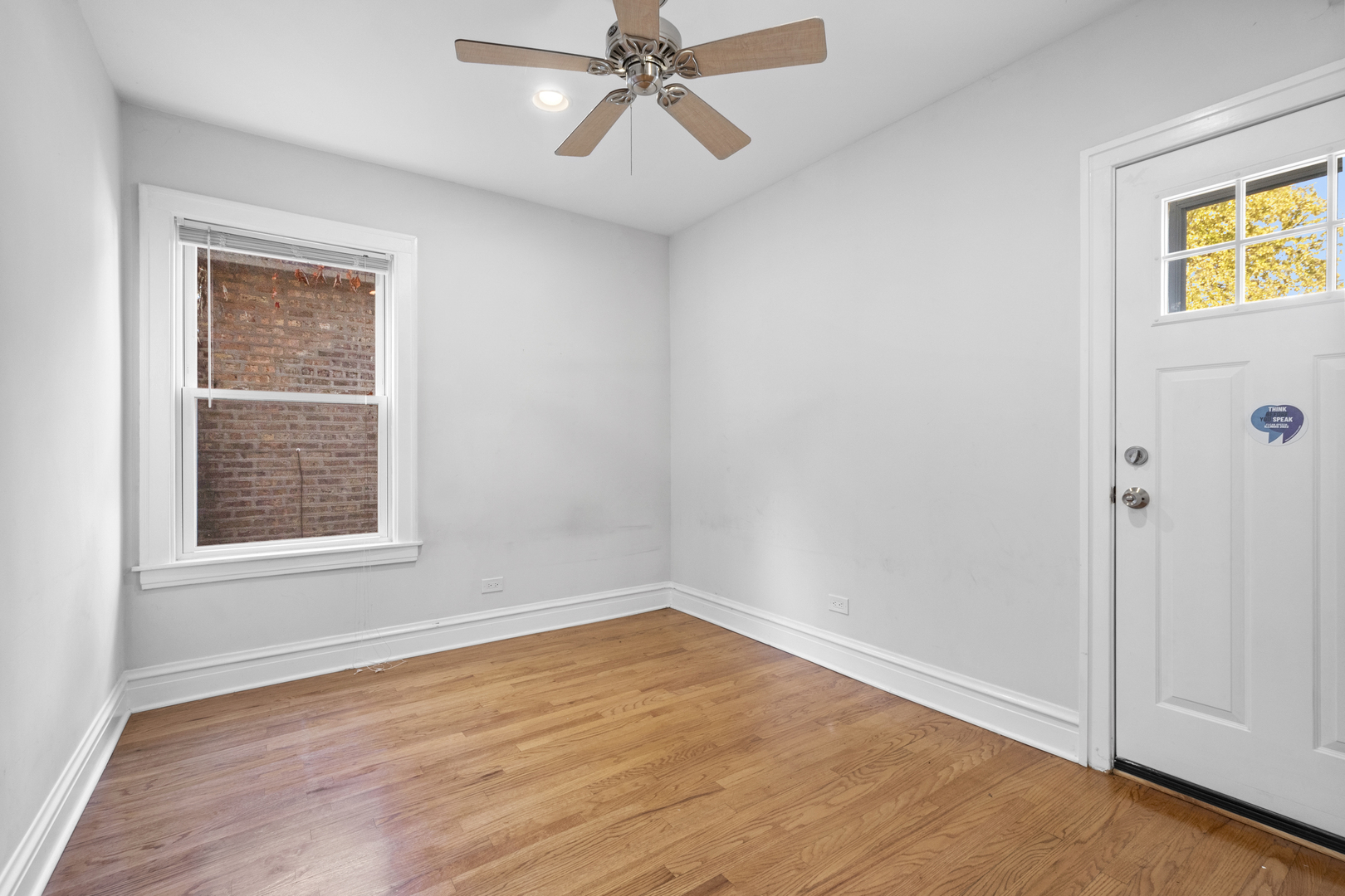 6617 N Whipple Street, Chicago, IL 60645