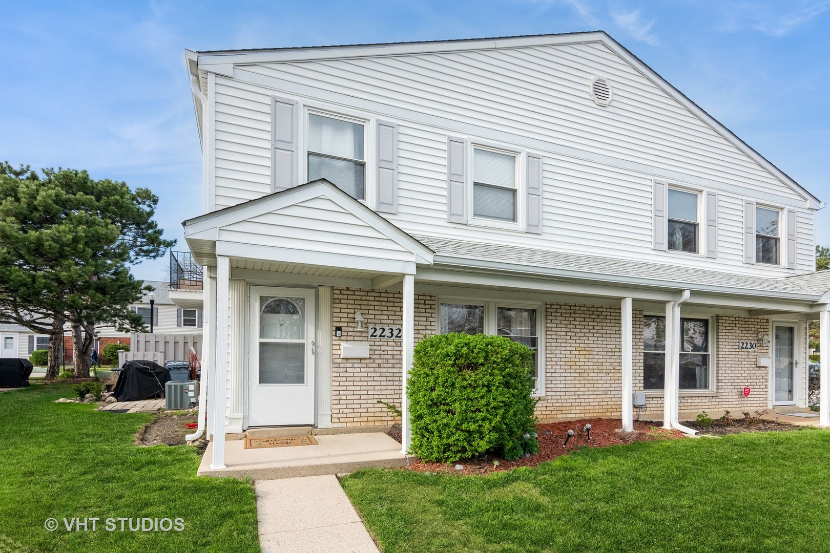 2232 Glenview Court #2232, Schaumburg, IL 60194