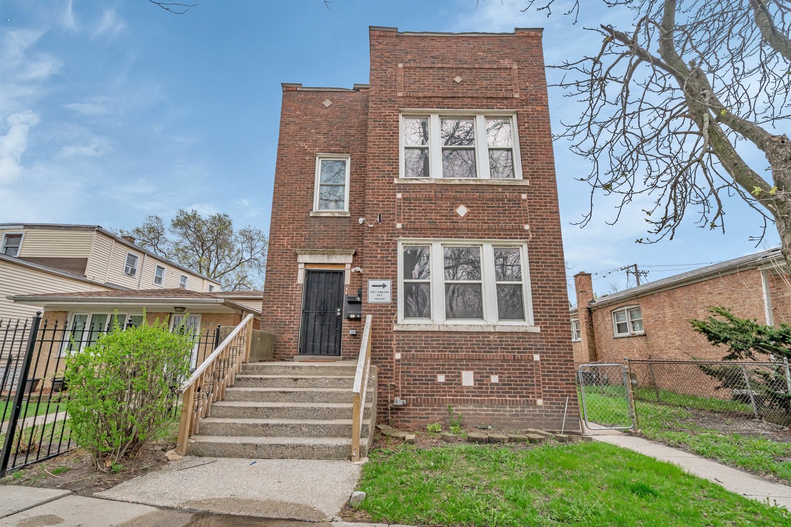 10511 S Cottage Grove Avenue, Chicago, IL 60628