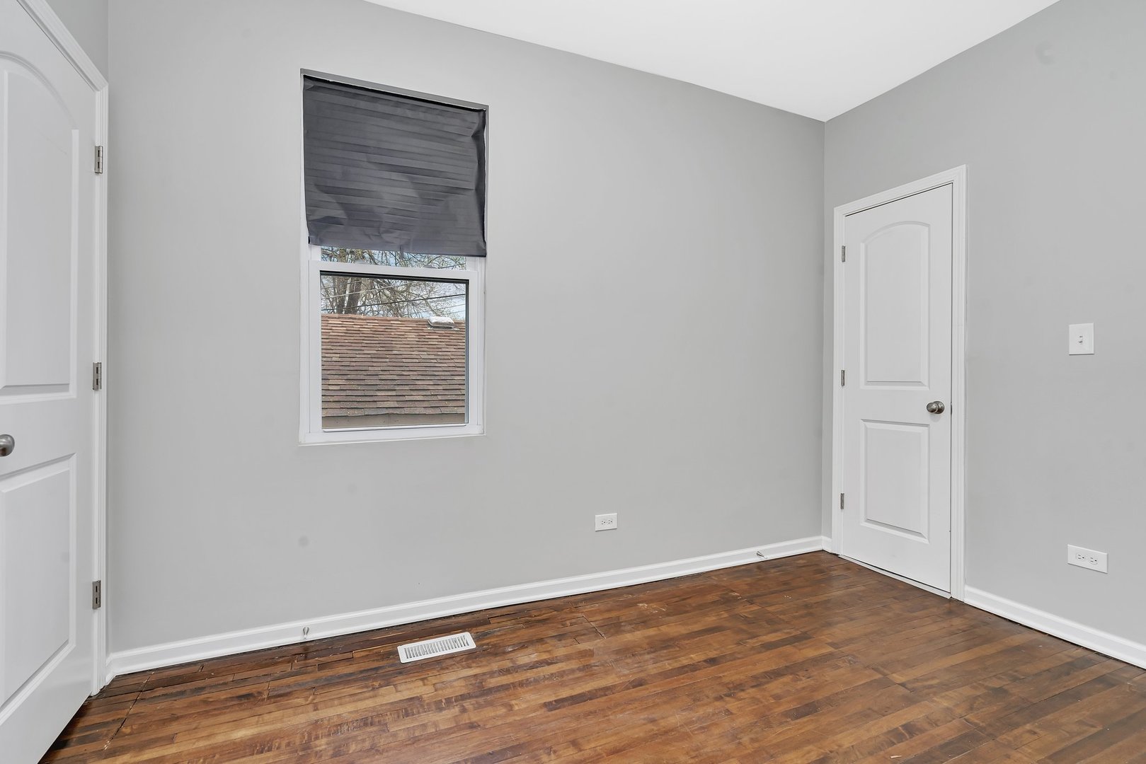 10511 S Cottage Grove Avenue, Chicago, IL 60628
