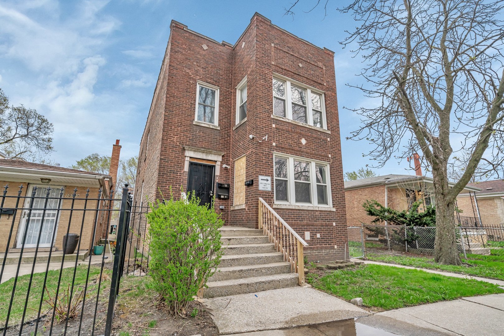 10511 S Cottage Grove Avenue, Chicago, IL 60628