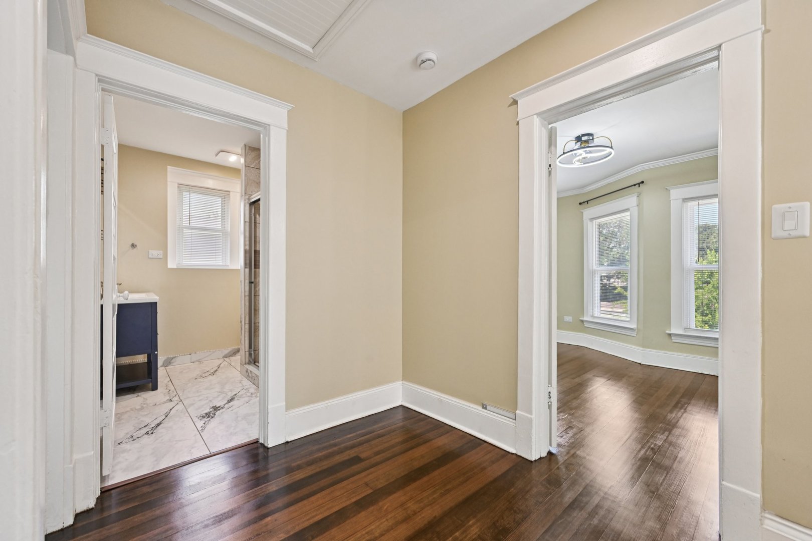 325 4th Street, Waukegan, IL 60085