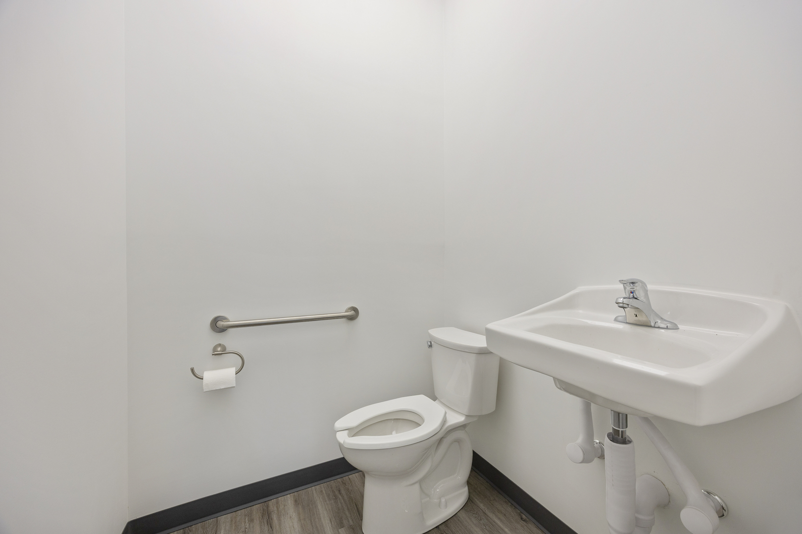 27W199 Geneva Road, Winfield, IL 60190
