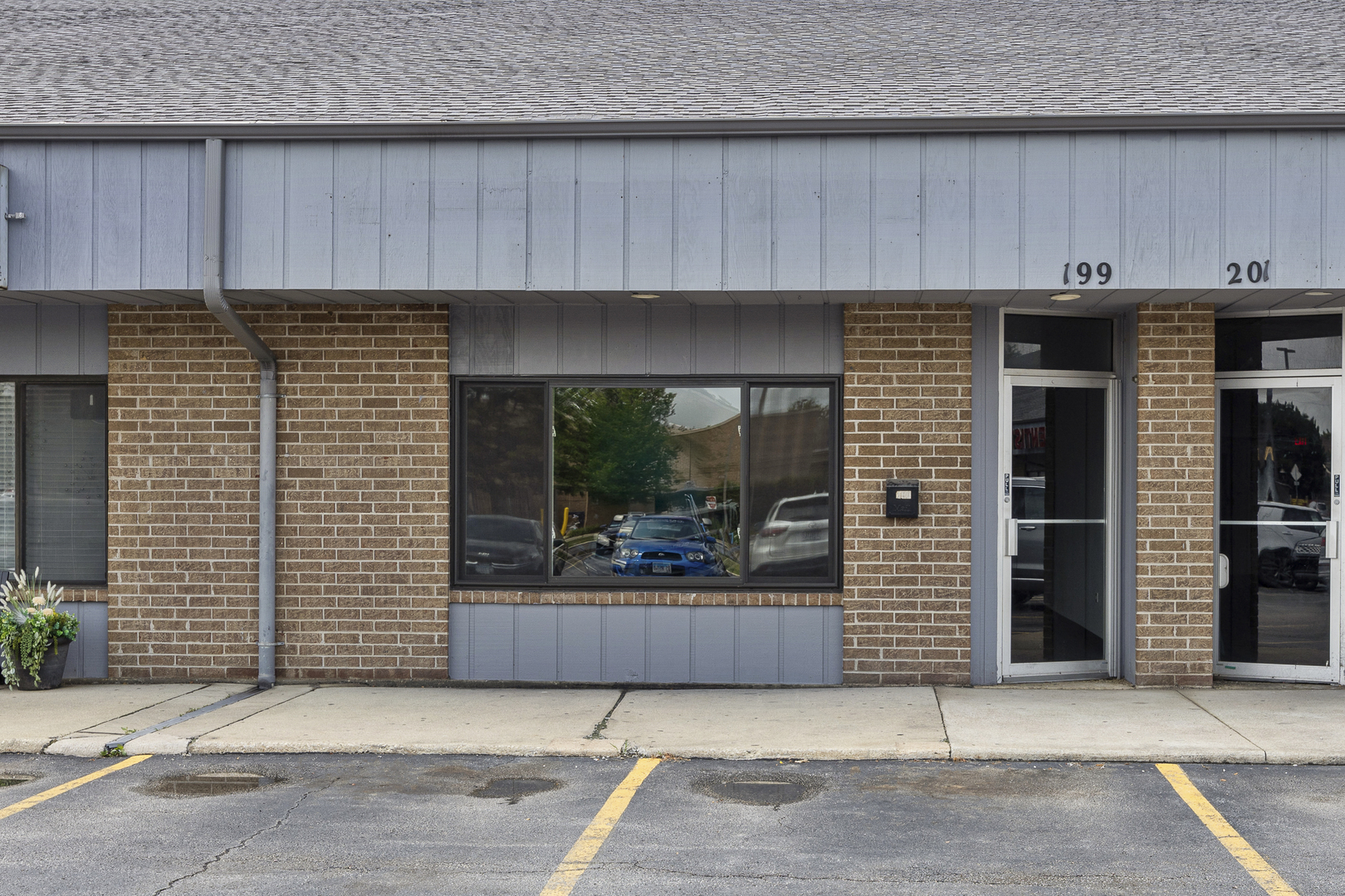 27W199 Geneva Road, Winfield, IL 60190