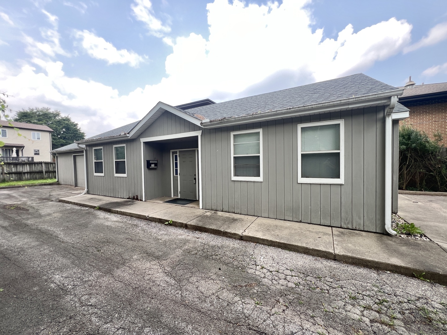 14 Crescent Street, Elgin, IL 60123