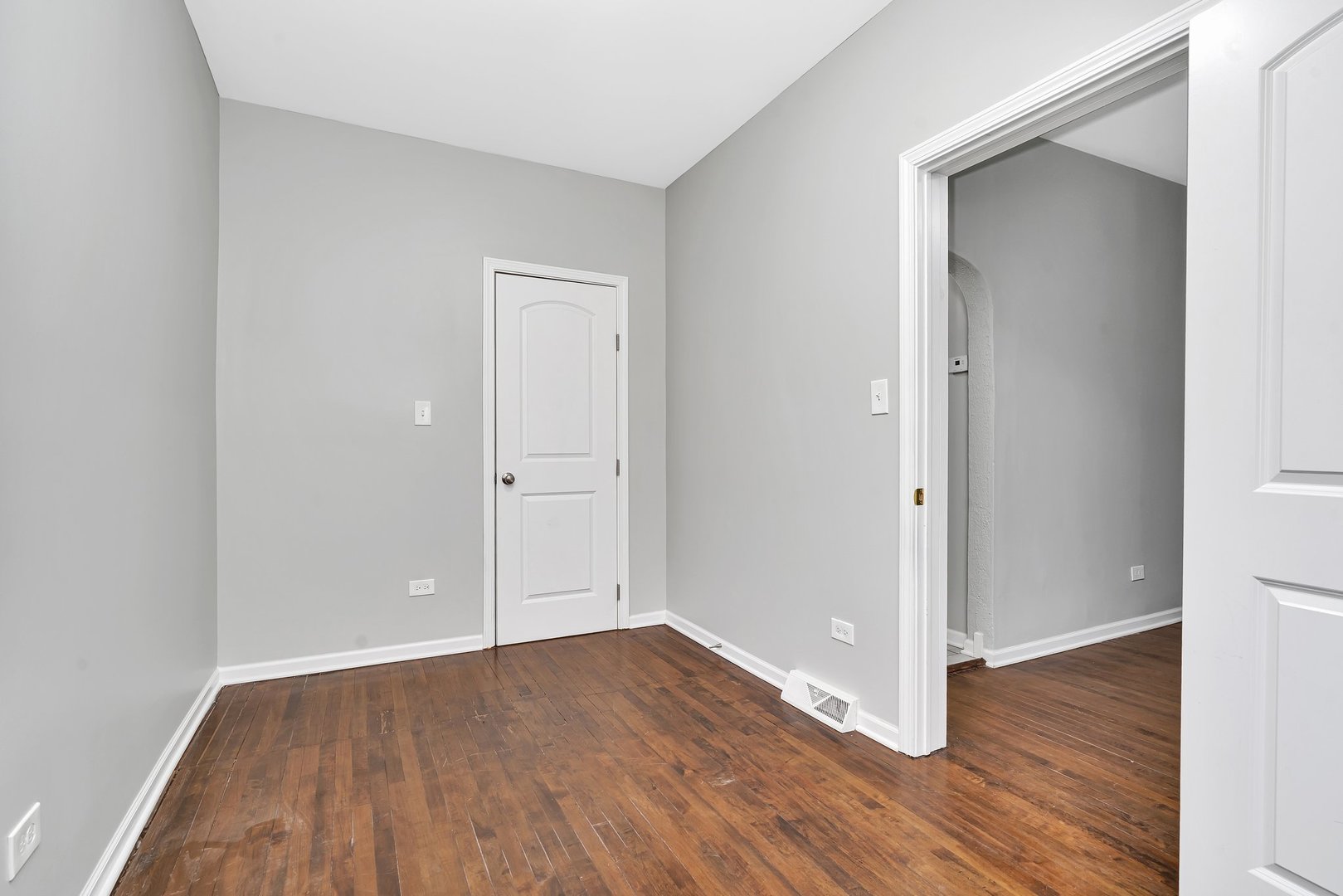 10511 S Cottage Grove Avenue #R, Chicago, IL 60628